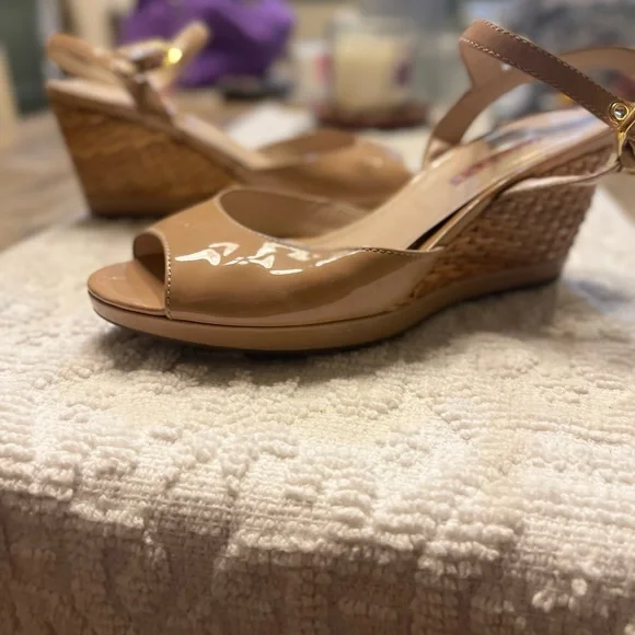 Prada Nude Patent Vernice Leather Woven Wedge Sandal - Picture 5 of 8